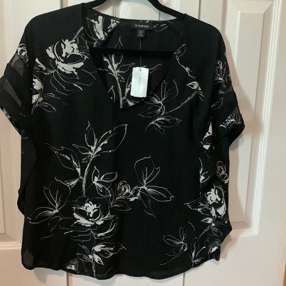 Le Chateau Black and White Floral Patterned Short Sleeved Blouse Size XS - Picture 2 of 10